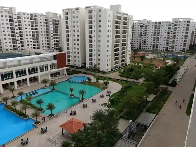 2 BHK Flats for Rent in Adarsh Palm Retreat
