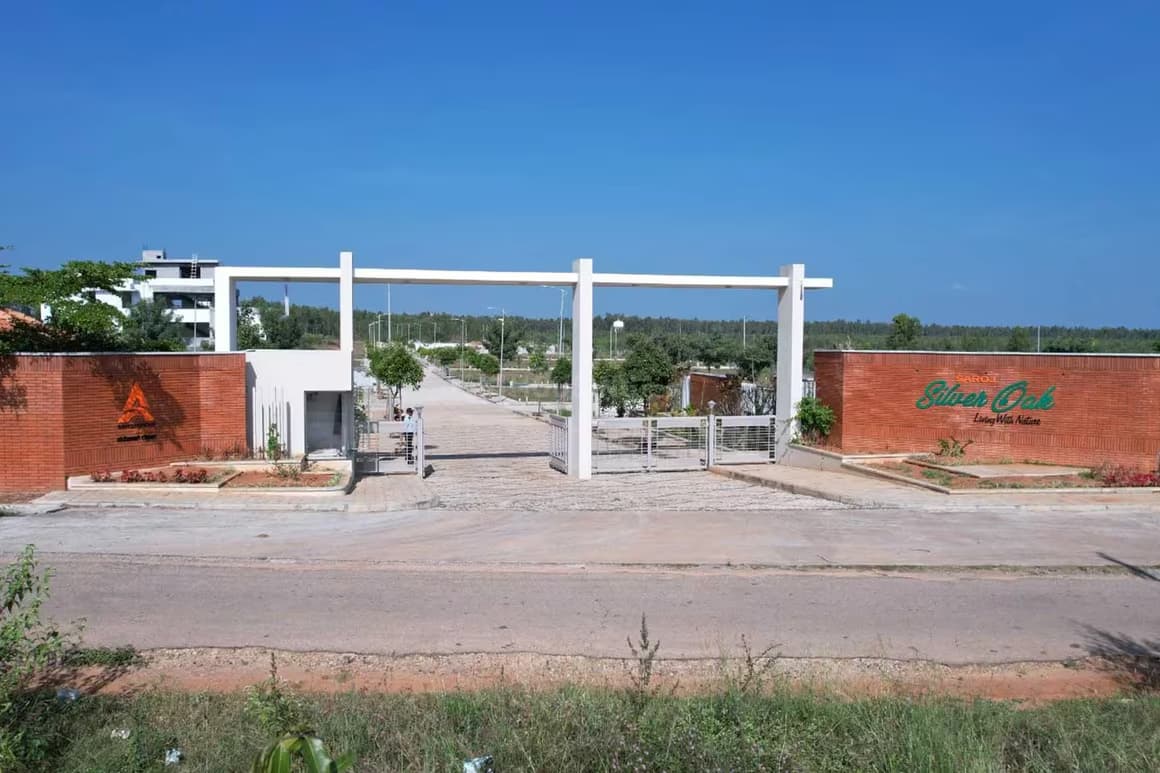 Saroj Silver Oak Entrance