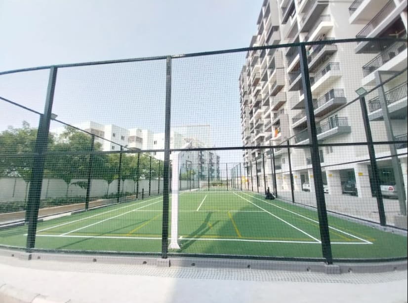 Risinia Skyon badminton court